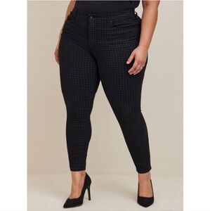 NWT Torrid Sky High Skinny Jeans Super Soft Black Houndstooth Size 14 Reg